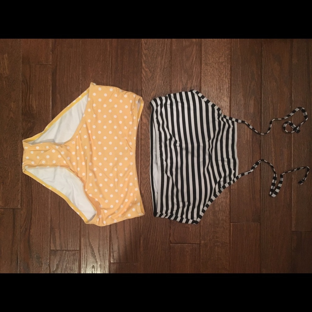 AvidList, black, white, and yellow bikini, size M.